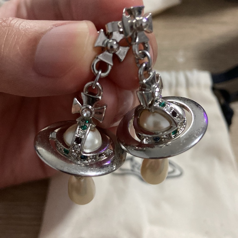 Vivienne Westwood Silver Toned Pearl Drop Earrings - Picture 8 of 9
